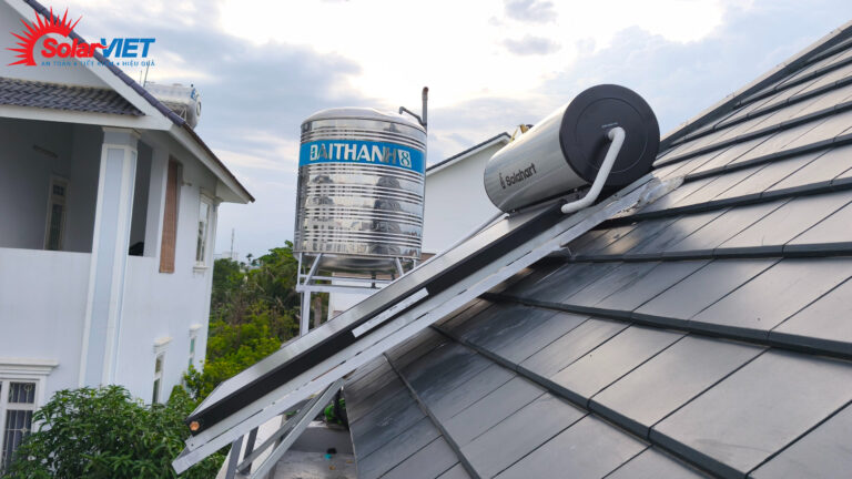 nha-mai-ngoi-nen-chon-may-nuoc-nong-chiu-ap-solahart-sunheat-150-lit-1
